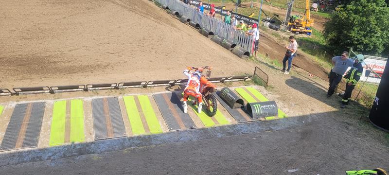 Dominancia techniky KTM v priamom prenose od OKR Moto